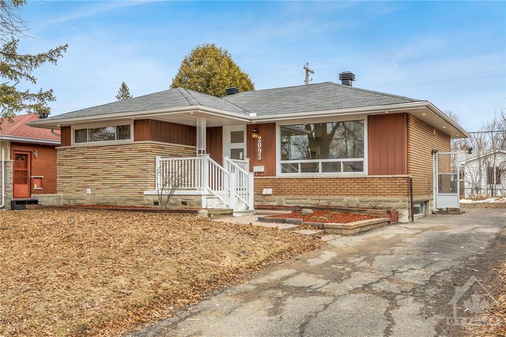 2093 Saunderson Drive, Unit B